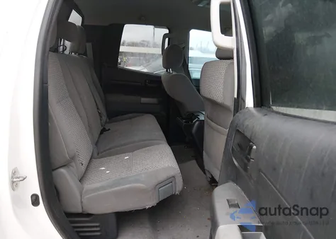 2010 Toyota Tundra Grade 4.6L V8 z USA, uszkodzony, nr VIN 5TFRM5F17AX010431